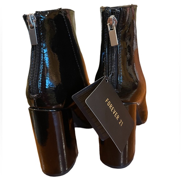 NTW!! Forever 21 Black Combass Bootie Size 5.5 - Picture 3 of 7